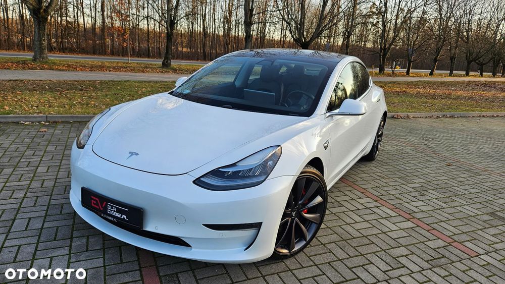 Tesla Model 3 - 1