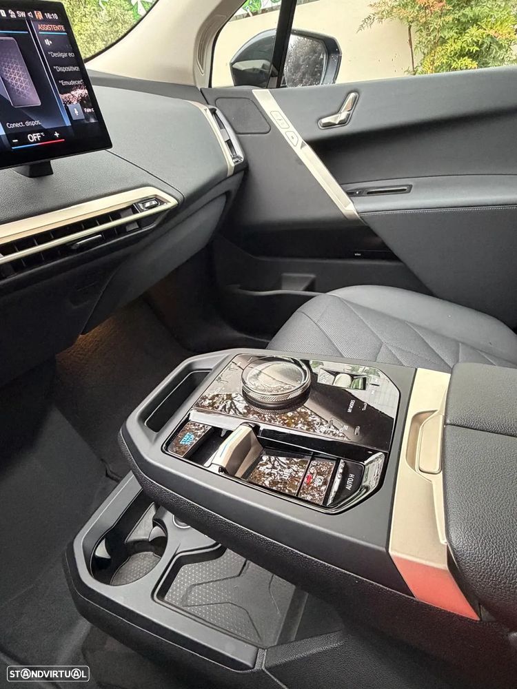 BMW iX xDrive 40 - 2