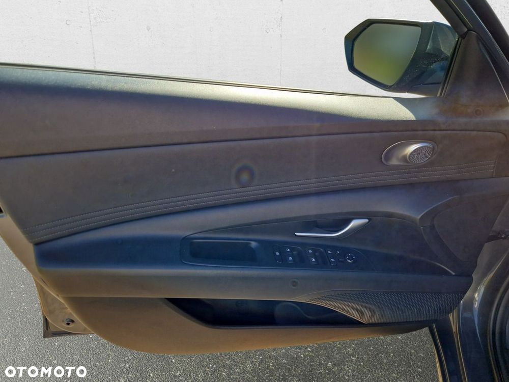 Hyundai Elantra 2023