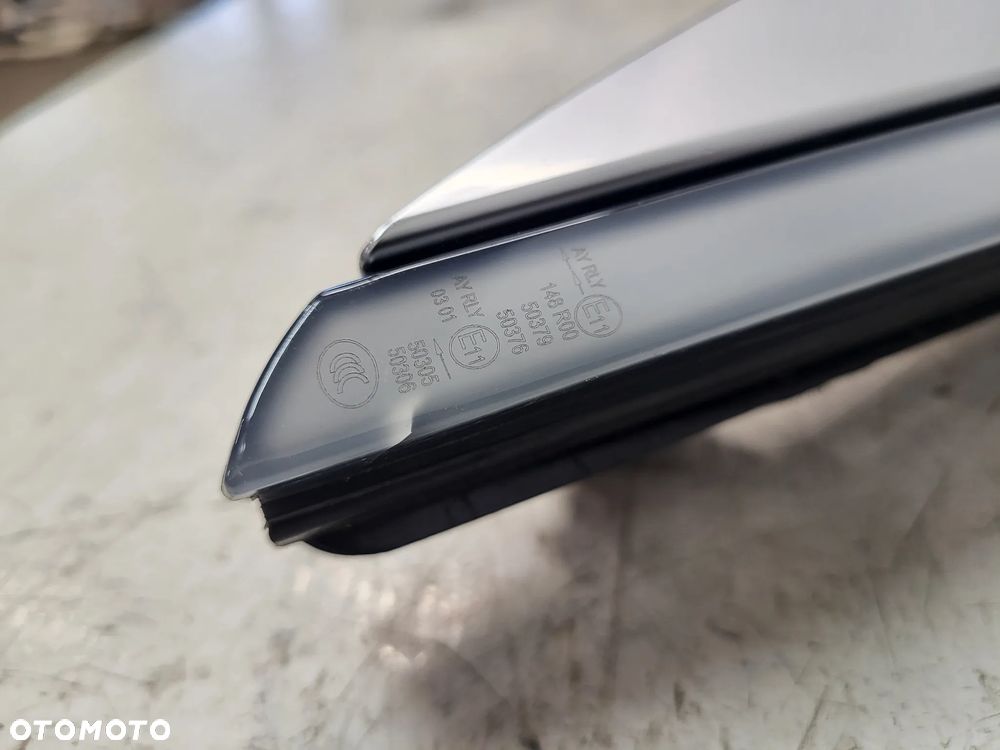 Hongqi E-HS9 2020- led DRL prawy do jazdy dziennej halogen lampa - 2