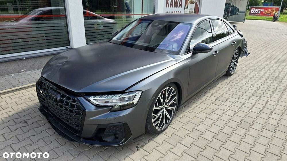 Audi S8 - 2