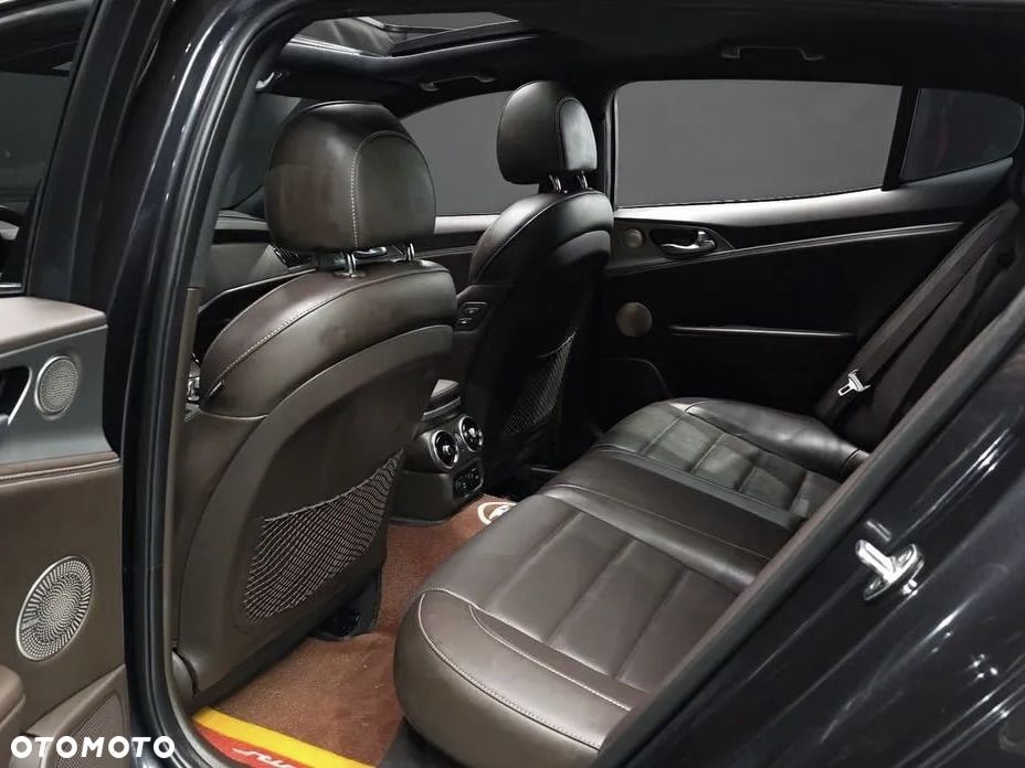 Kia Stinger 3.3 T-GDI V6 GT AWD - 15