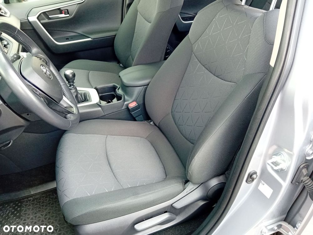 Toyota RAV4 2.0 Comfort 4x2 - 11