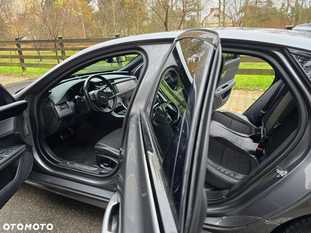 Jaguar XF 2.0 i4D AWD R-Sport - 19