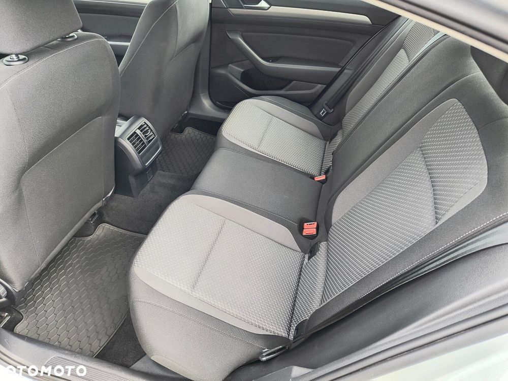 Volkswagen Passat 1.5 TSI EVO Essence - 14