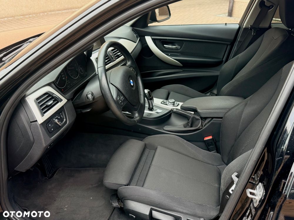 BMW Seria 3 320d - 16