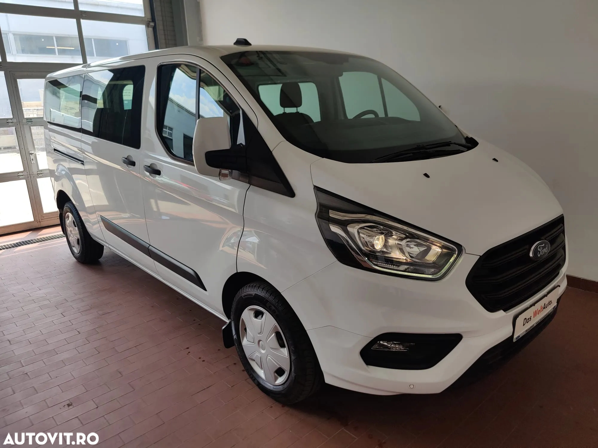 Ford Transit Custom Kombi 320 2.0 EcoBlue 130 CP L2H1 Trend Aut. - 11