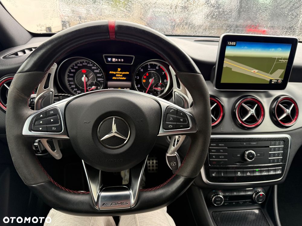 Mercedes-Benz GLA - 26