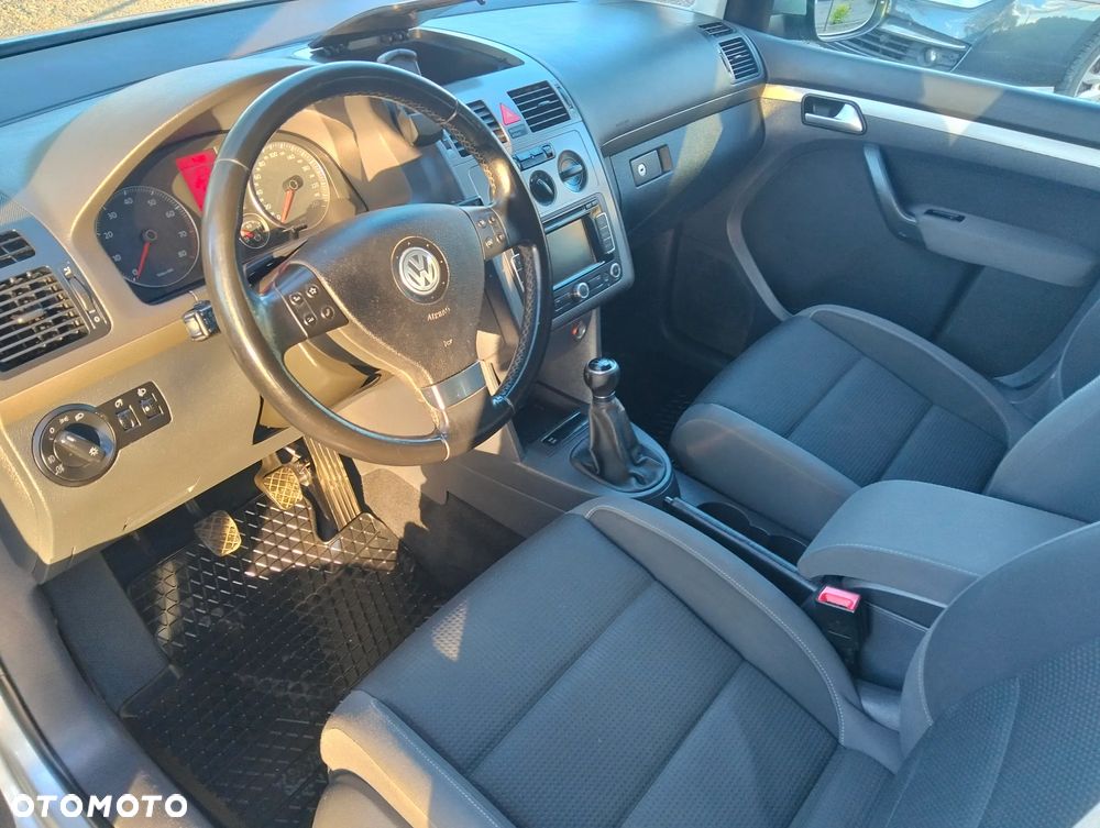 Volkswagen Touran 1.6 - 10
