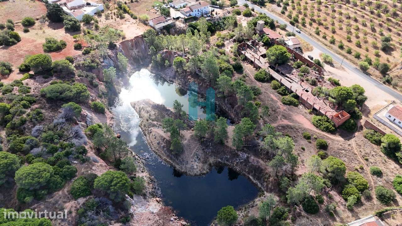 Terreno com projecto aprovado para construção de moradia com 10 suites - Grande imagem: 2/34