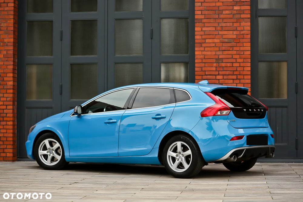 Volvo V40 D3 R-Design - 12