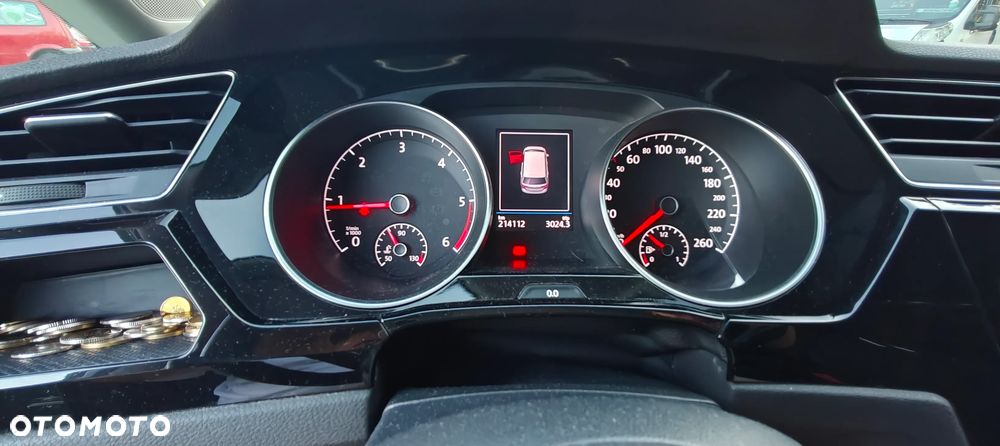Volkswagen Touran - 21