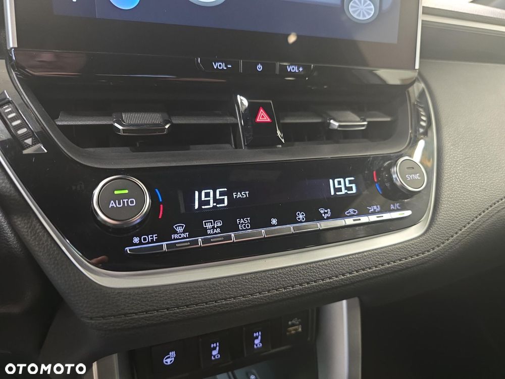 Toyota Corolla Cross - 25