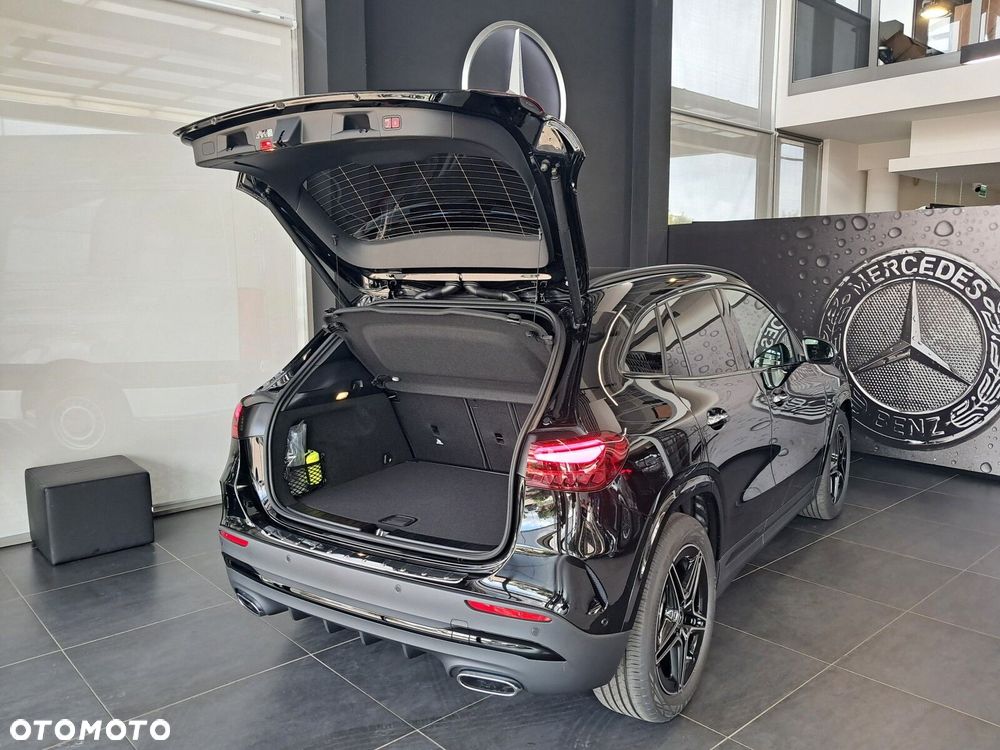 Mercedes-Benz GLA - 30