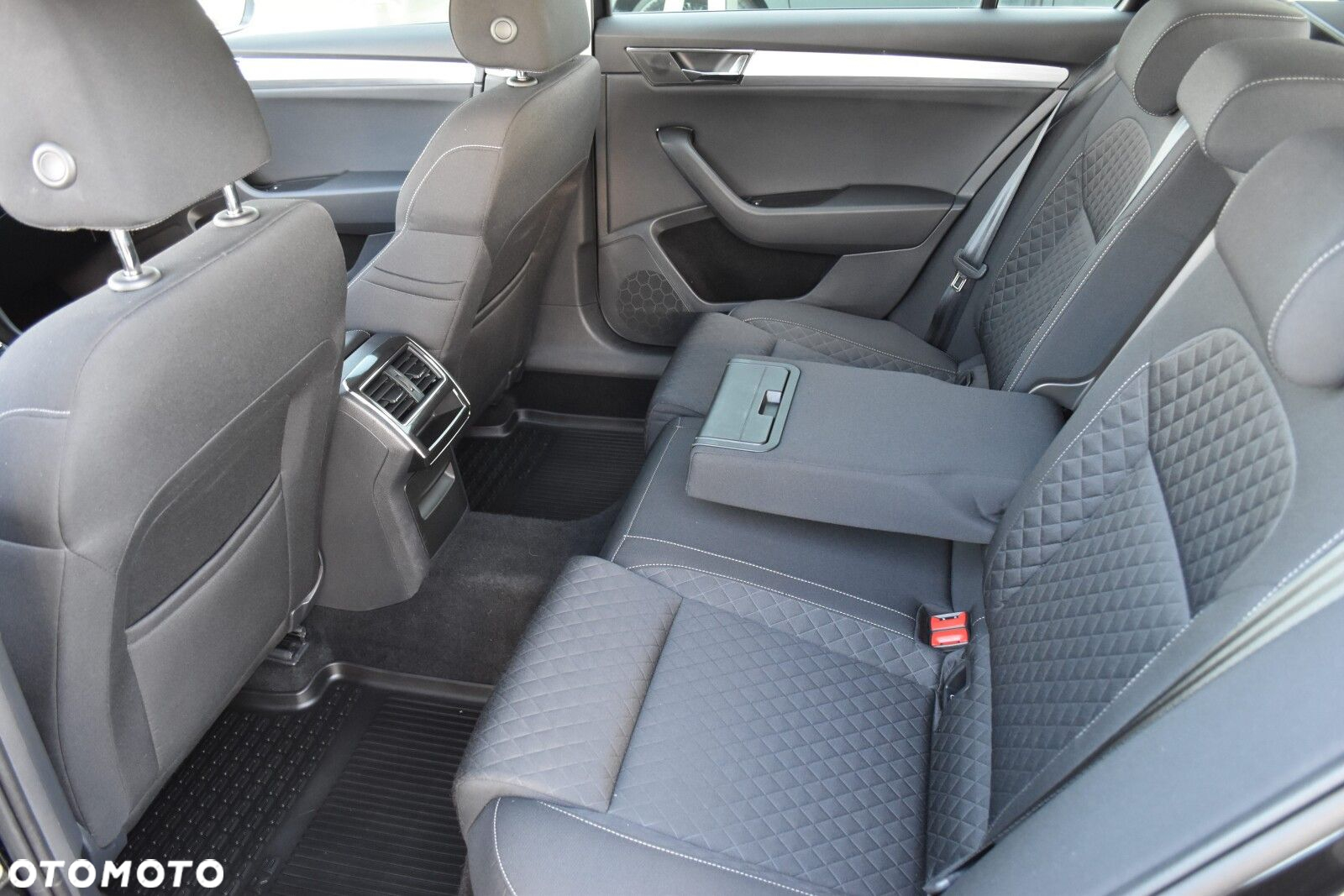 Skoda Superb 1.5 TSI Ambition DSG - 29