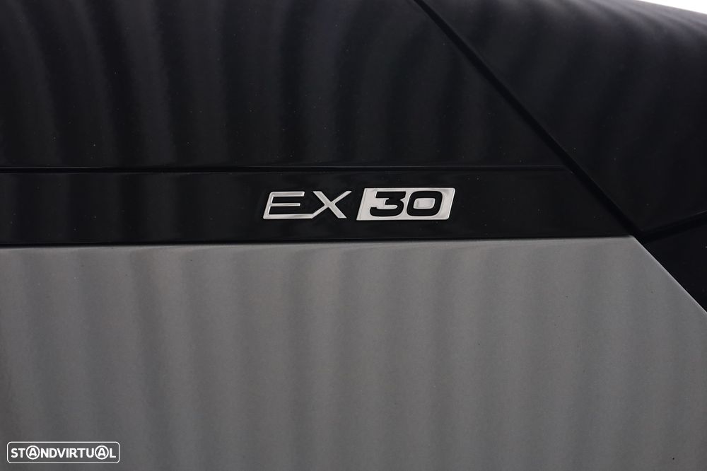 Volvo EX30 Single Motor Extended Range RWD Plus - 25