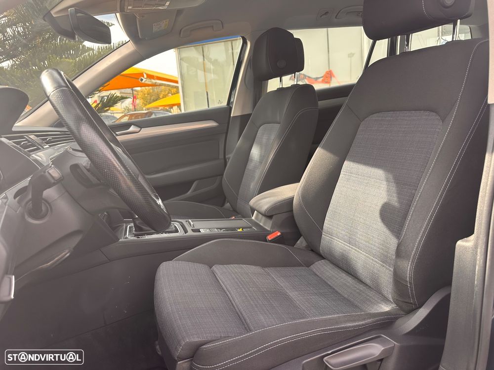 VW Passat Variant - 19