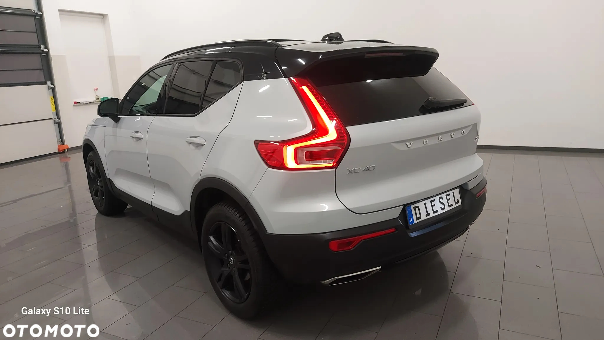 Volvo XC 40 D3 SCR R-Design - 4