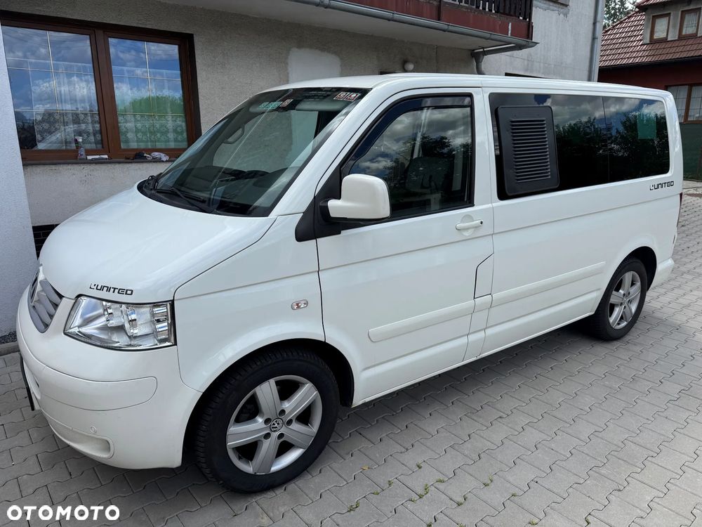 Volkswagen Multivan - 33
