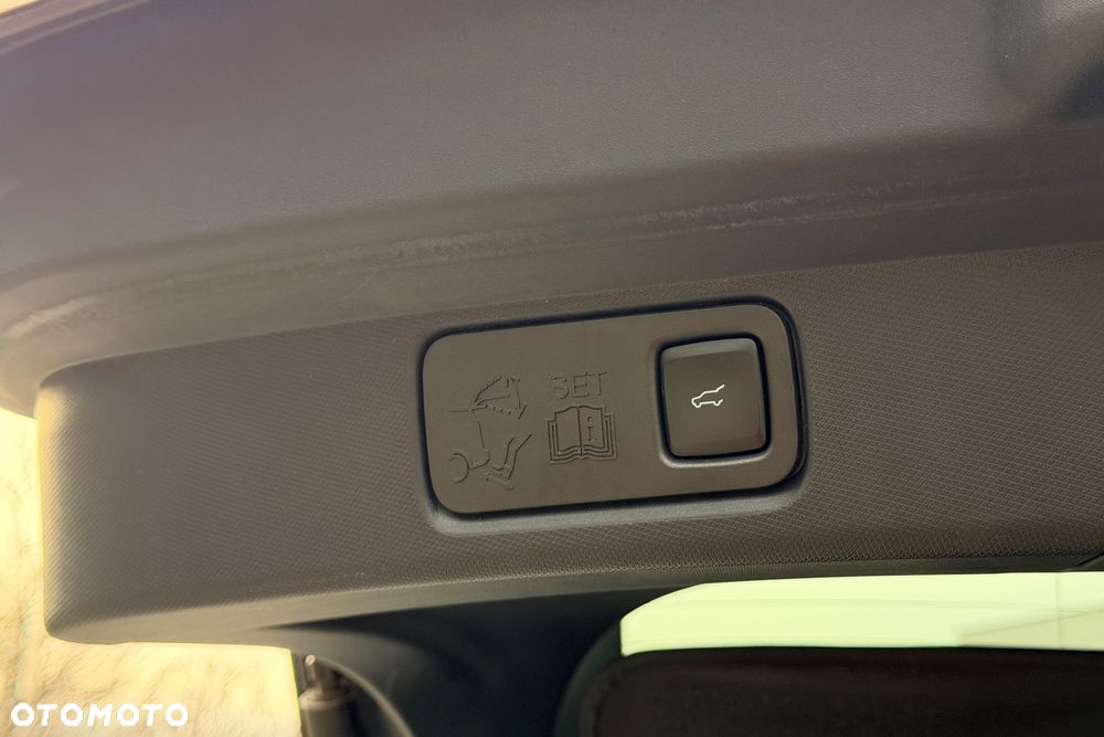 Ford Mustang Mach-E 98kWh AWD GT - 33