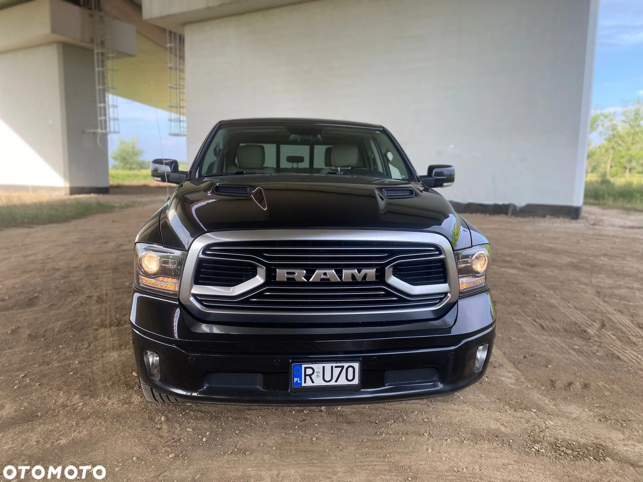 Dodge RAM 1500 5.7 4x4 - 2