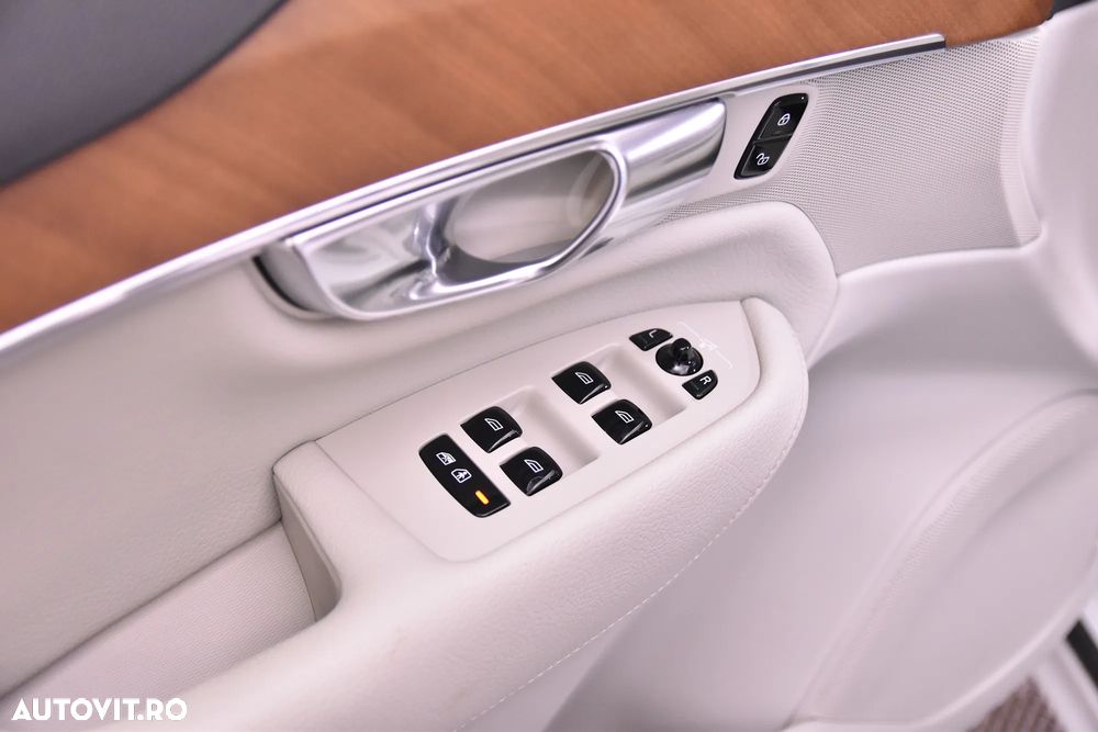 Volvo XC 90 D5 AWD Momentum - 15