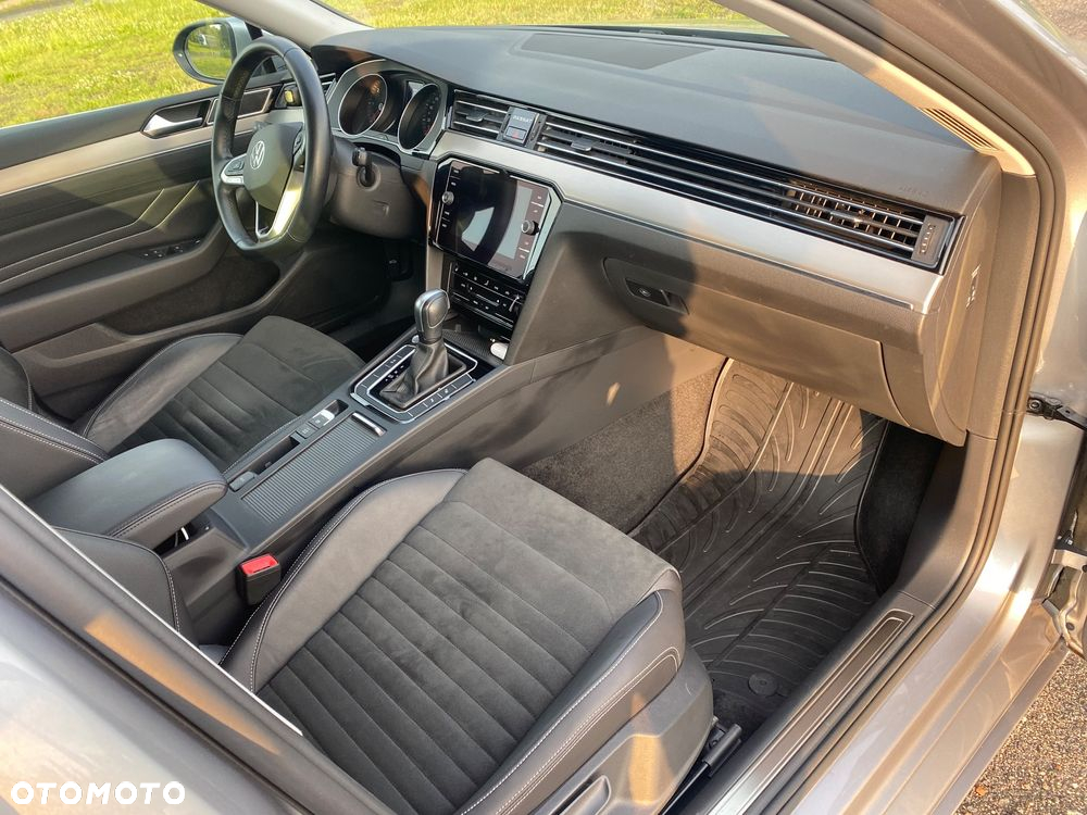 Volkswagen Passat 2.0 TDI SCR Elegance DSG - 18