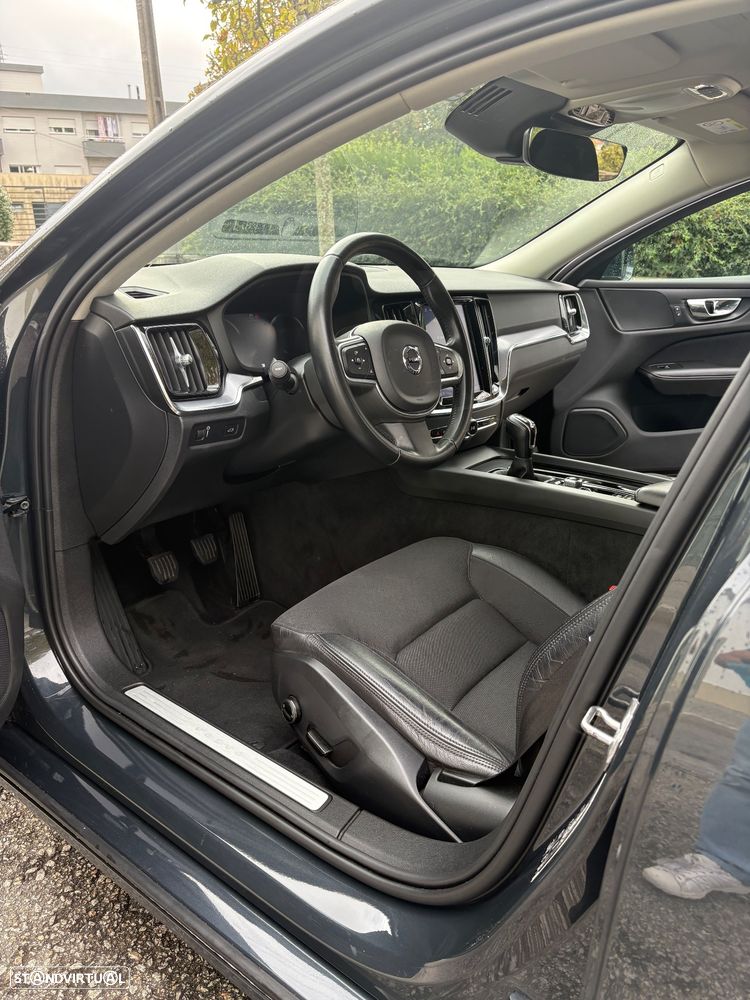 Volvo V60 2.0 D3 Momentum Plus - 14