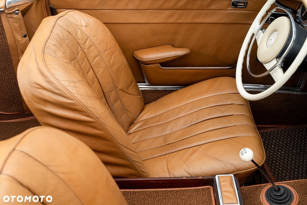Mercedes-Benz SL - 32