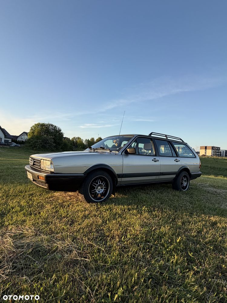 Volkswagen Passat - 4