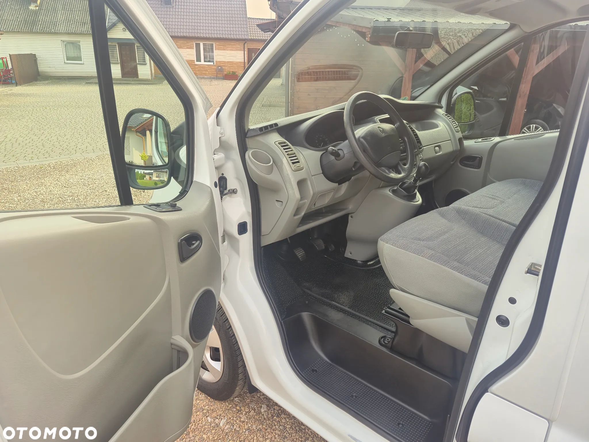 Renault Trafic - 15