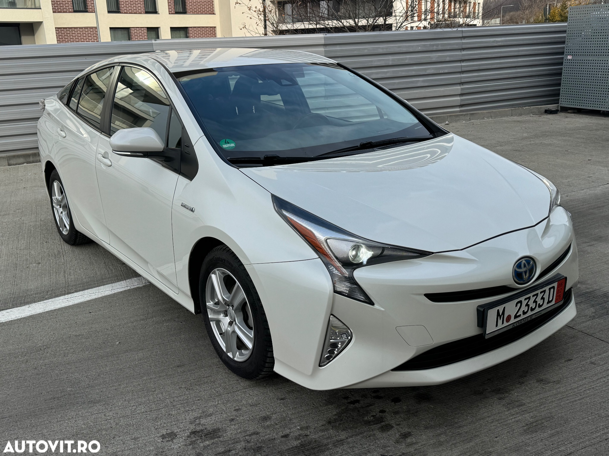 Toyota Prius (Hybrid) Life - 5