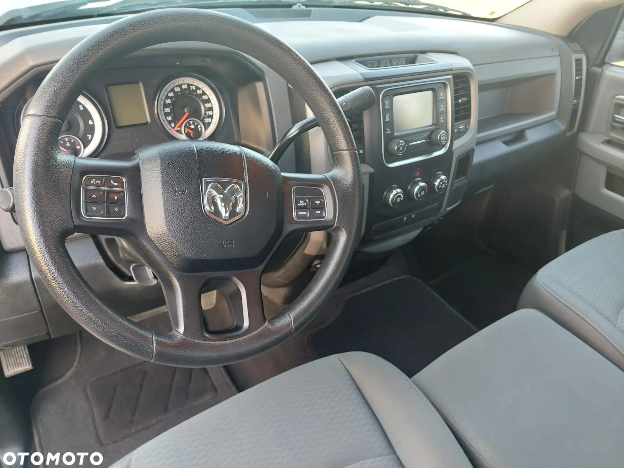 Dodge RAM 1500 5.7 4x4 - 18
