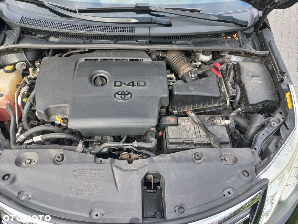 Toyota Avensis 2.0 D-4D - 13
