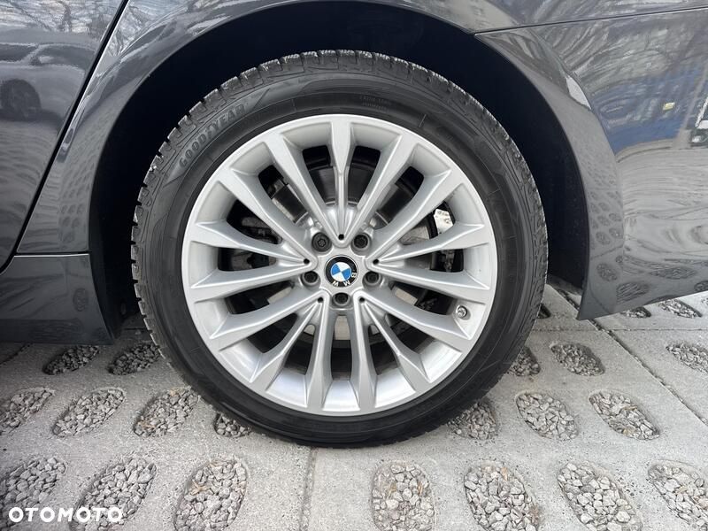 BMW Seria 5 518d mHEV - 19
