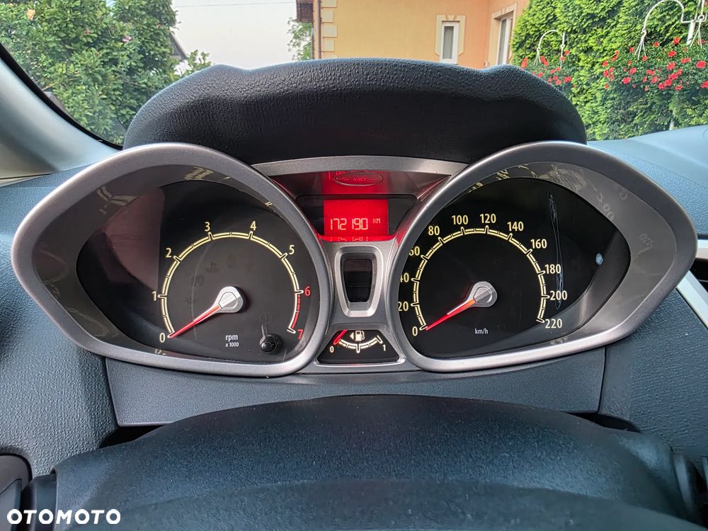 Ford Fiesta 1.25 Titanium - 32