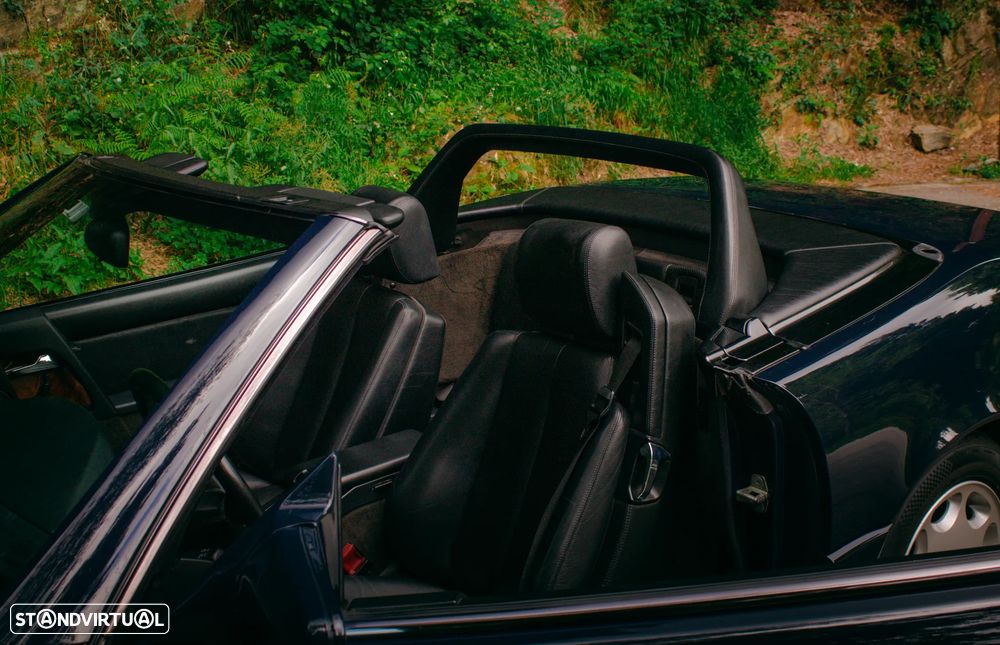 Mercedes-Benz SL 300 Standard - 18