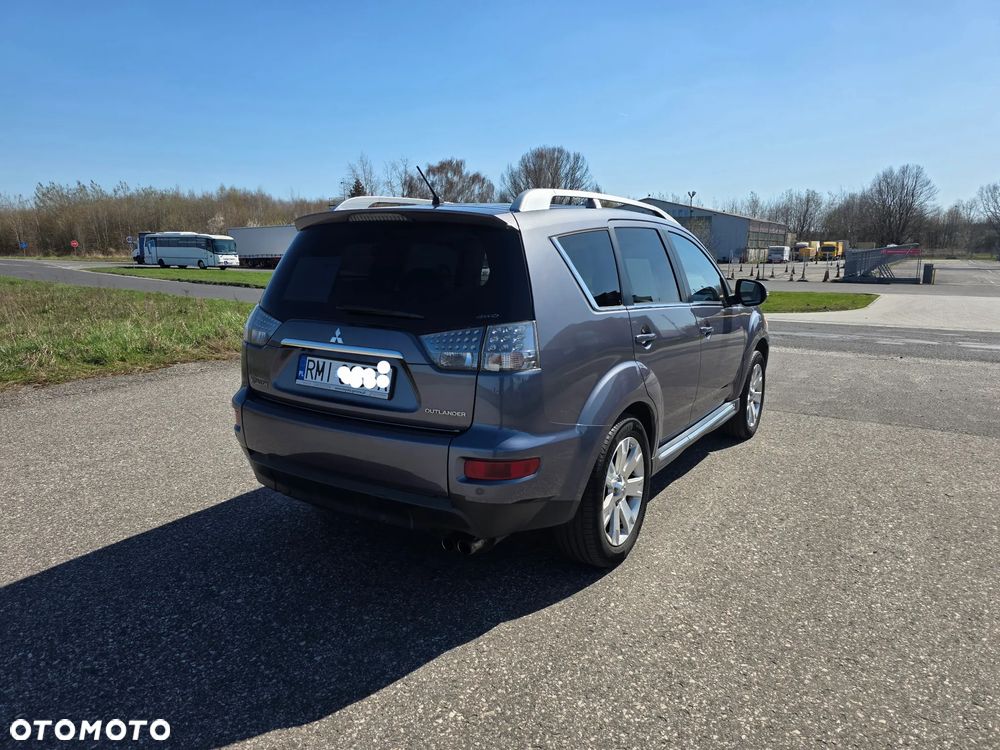 Mitsubishi Outlander - 6