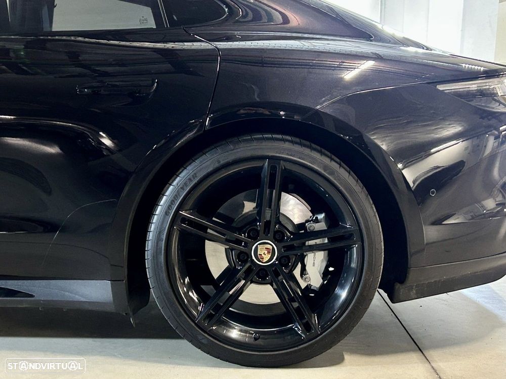 Porsche Taycan Turbo - 22