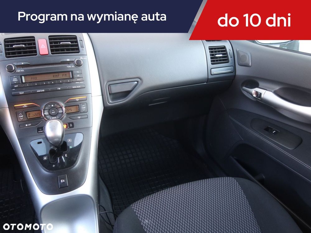 Toyota Auris - 10