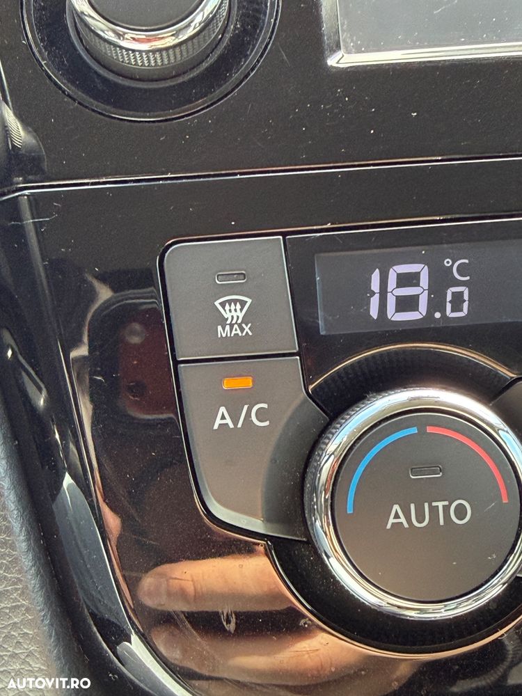 Nissan Qashqai 1.6 DCI N-Connecta - 21