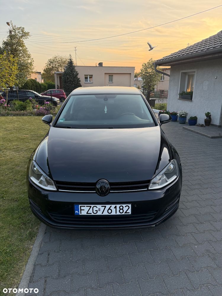 Volkswagen Golf - 1