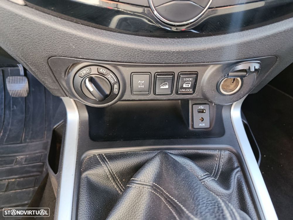 Nissan Navara 2.3 dCi CD 4WD N-Connecta - 11