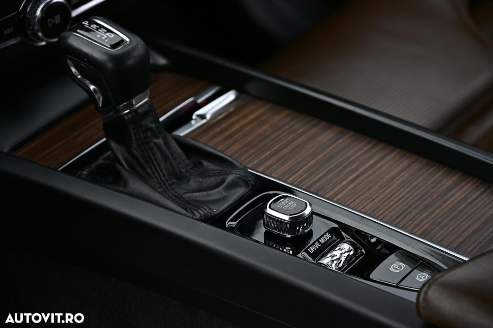 Volvo XC 60 D4 AWD Geartronic Inscription - 26