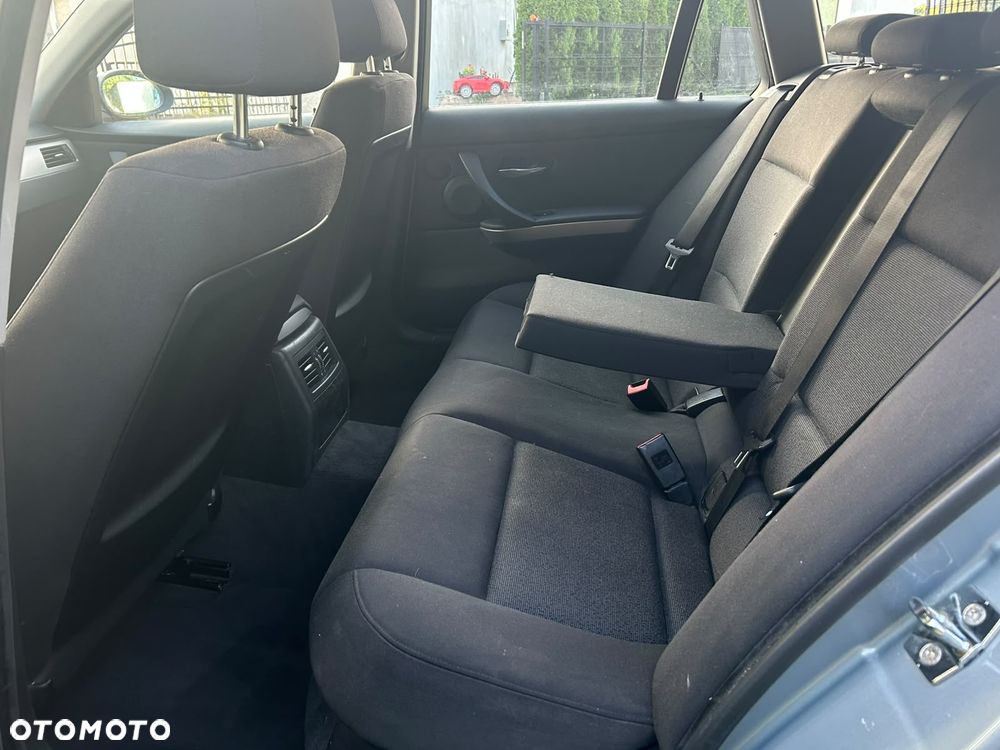 BMW Seria 3 320d - 14
