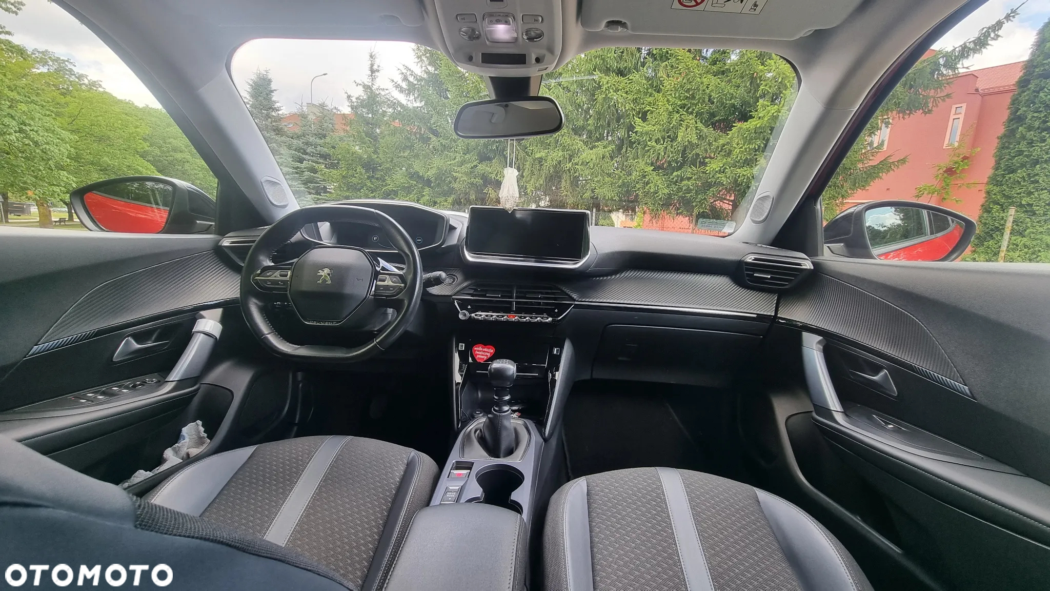 Peugeot 2008 - 8