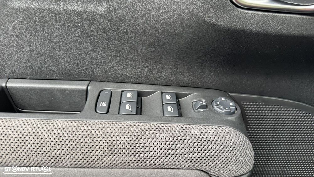 Citroën C3 Aircross 1.2 PureTech Shine EAT6 - 26