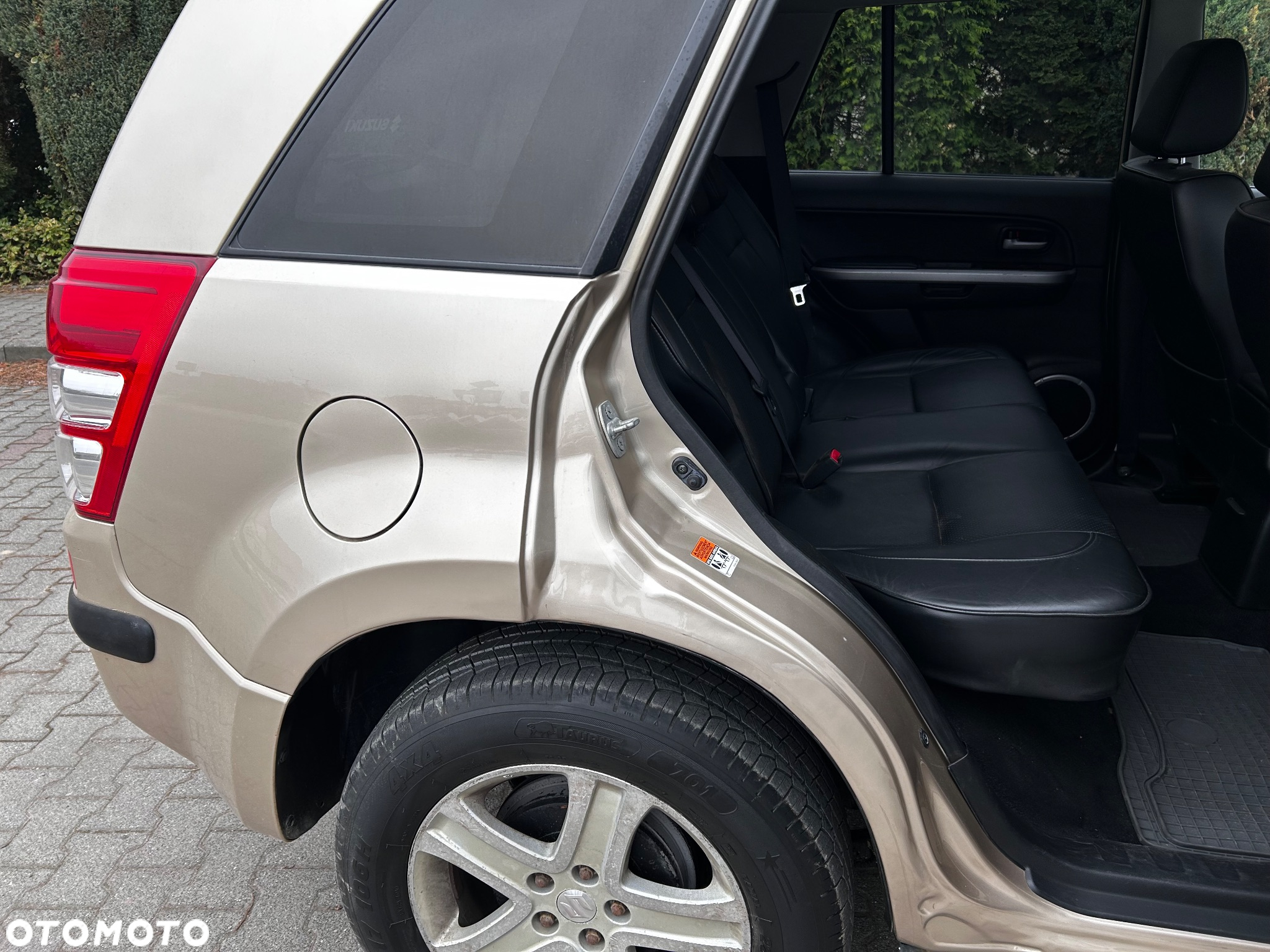 Suzuki Grand Vitara 2.0 - 10