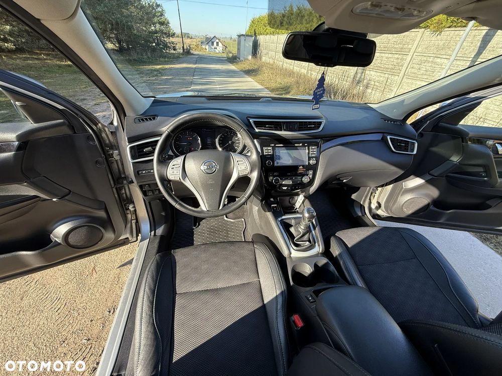 Nissan Qashqai 1.6 dCi 4x4 Tekna - 16