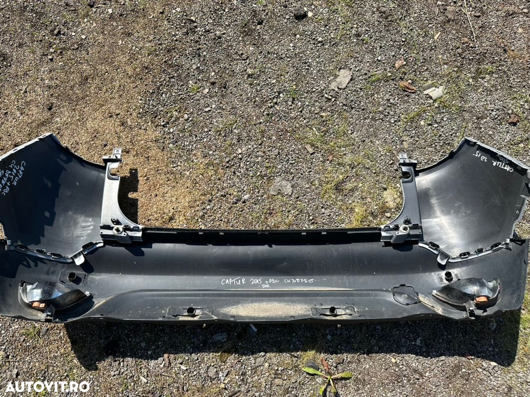 Bara spate RENAULT CAPTUR  an 2015 cu 4 gauri senzori parcare ,are defect - 6